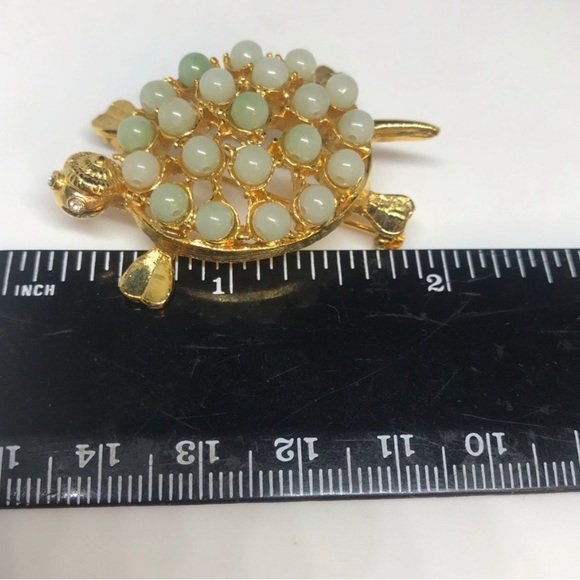 Jade Beaded Shell Turtle Brooch - Picture 8 of 8